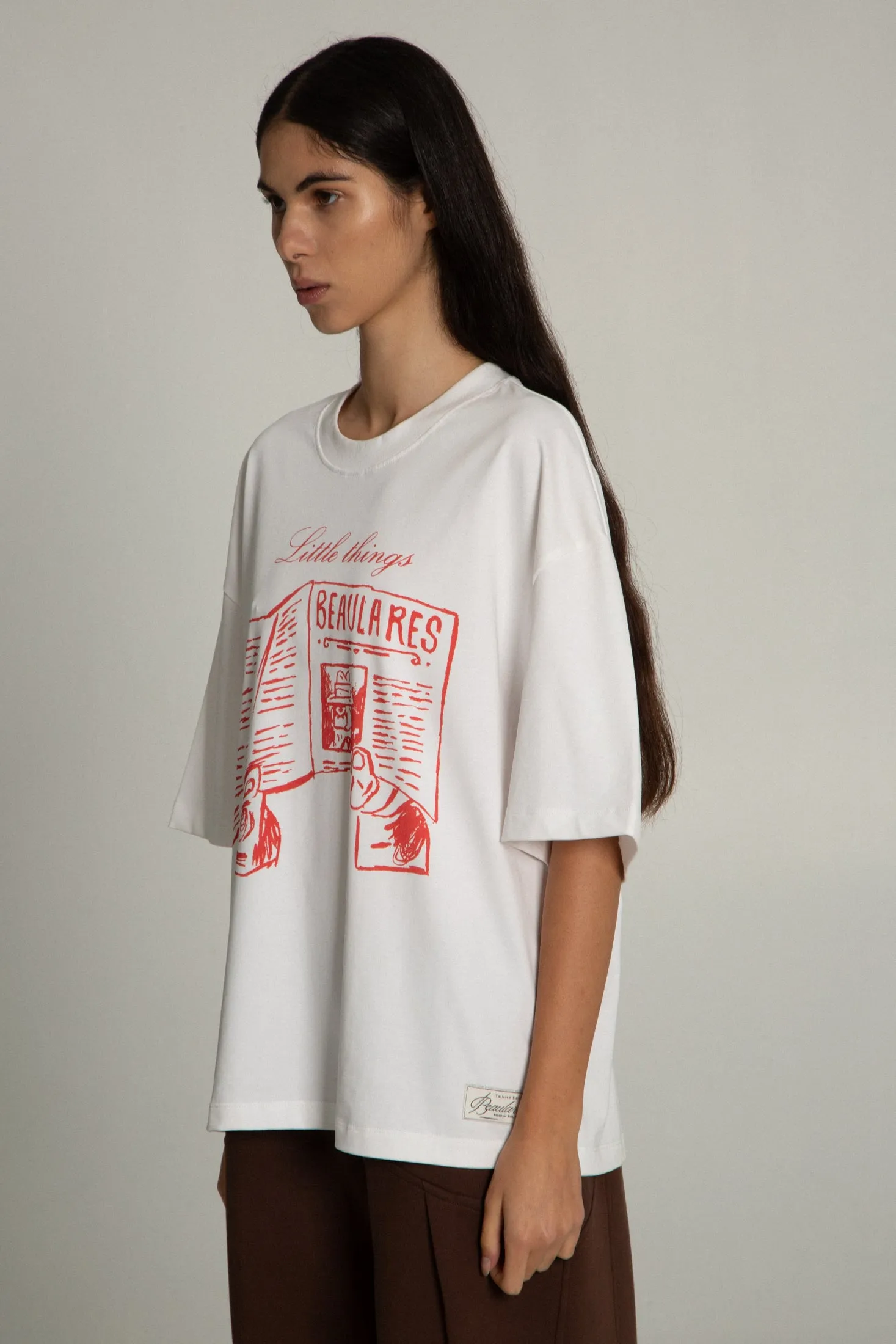 FINAL SALE | HEADLINE HAND DRAWN T-SHIRT sold by Beaulares product image thumbnail 3