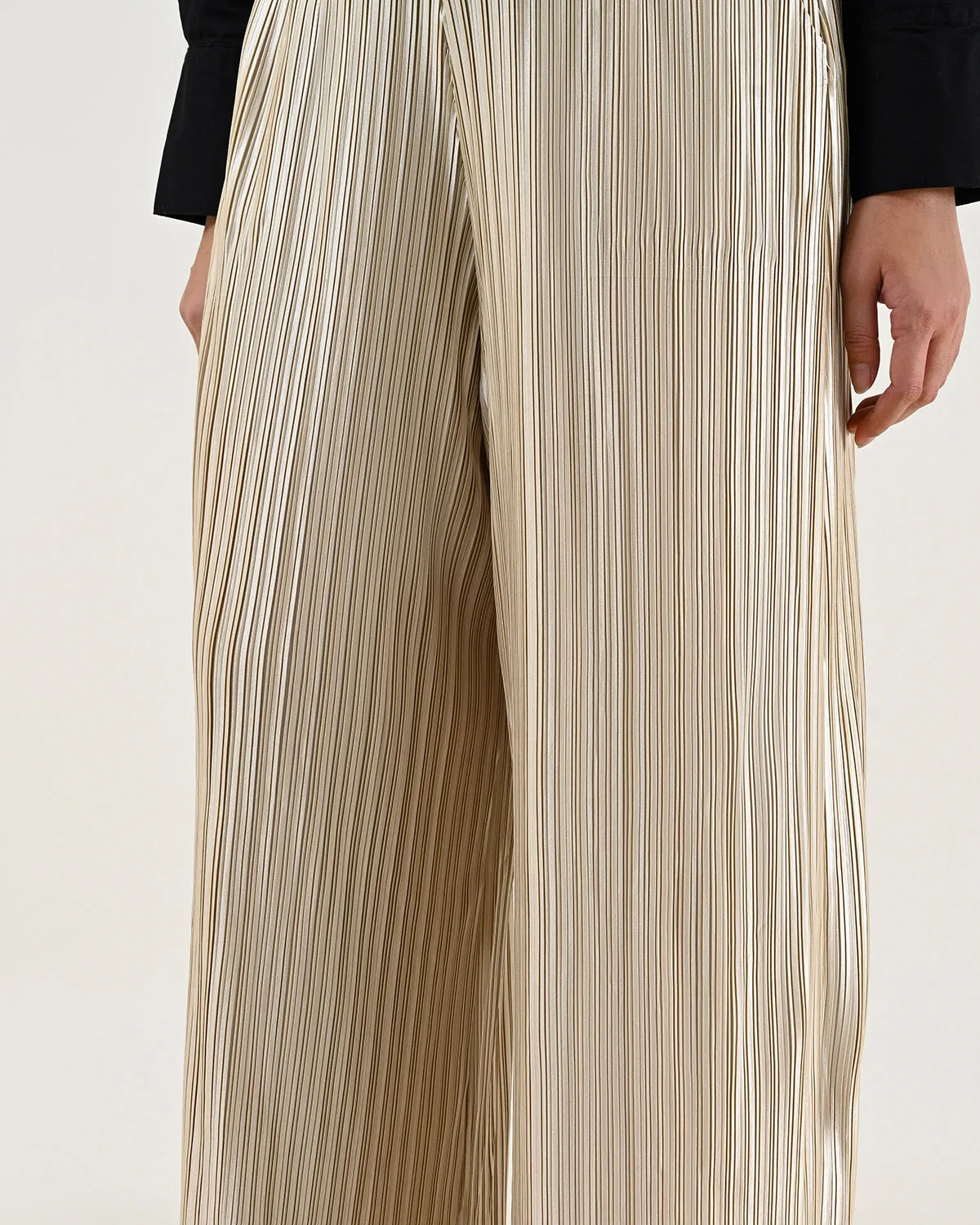 LUISA PANTS sold by Geulis product image thumbnail 3