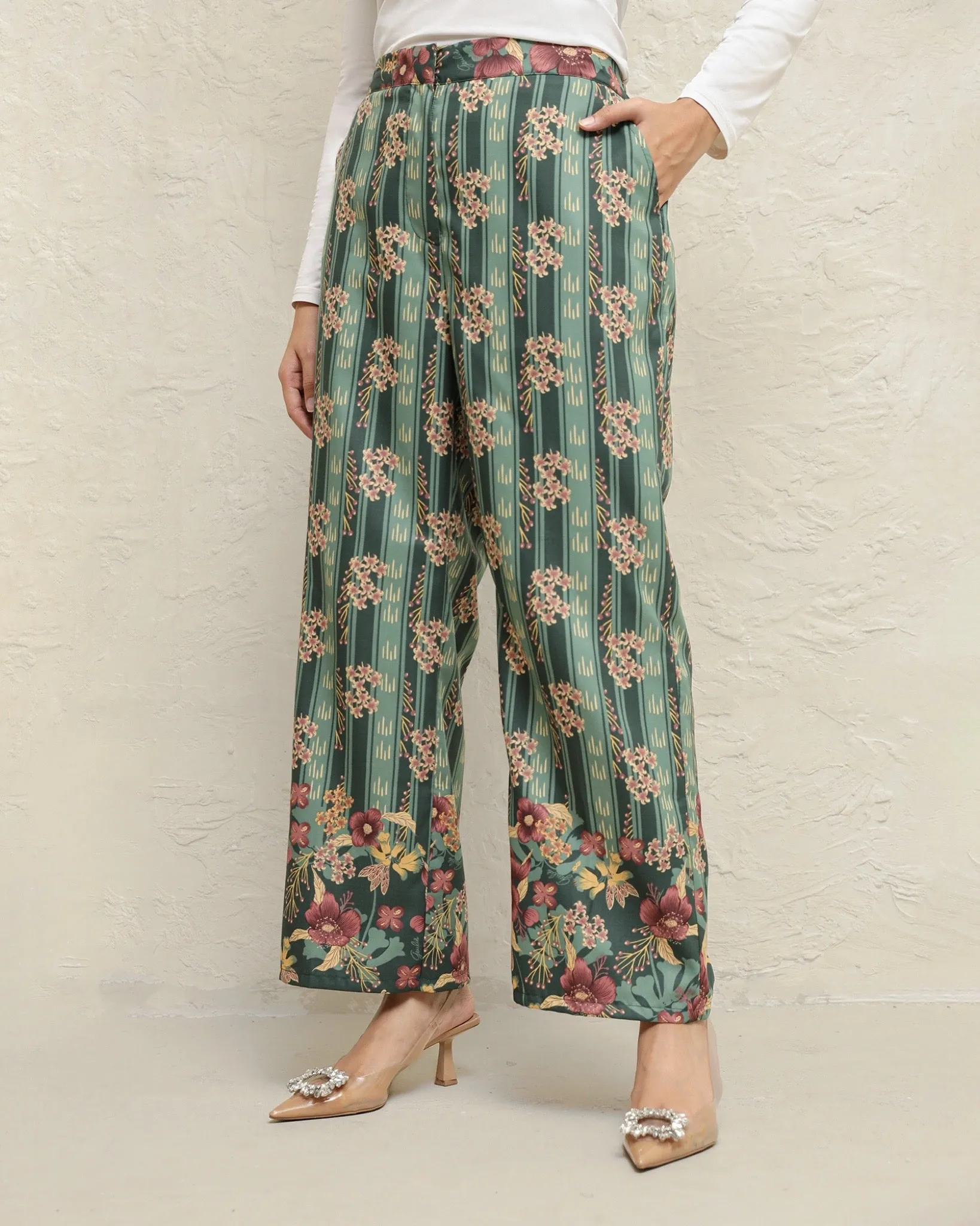 PRISYA PANTS sold by Geulis