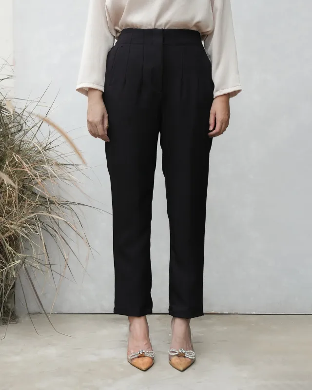 KEMARA PANTS sold by Geulis