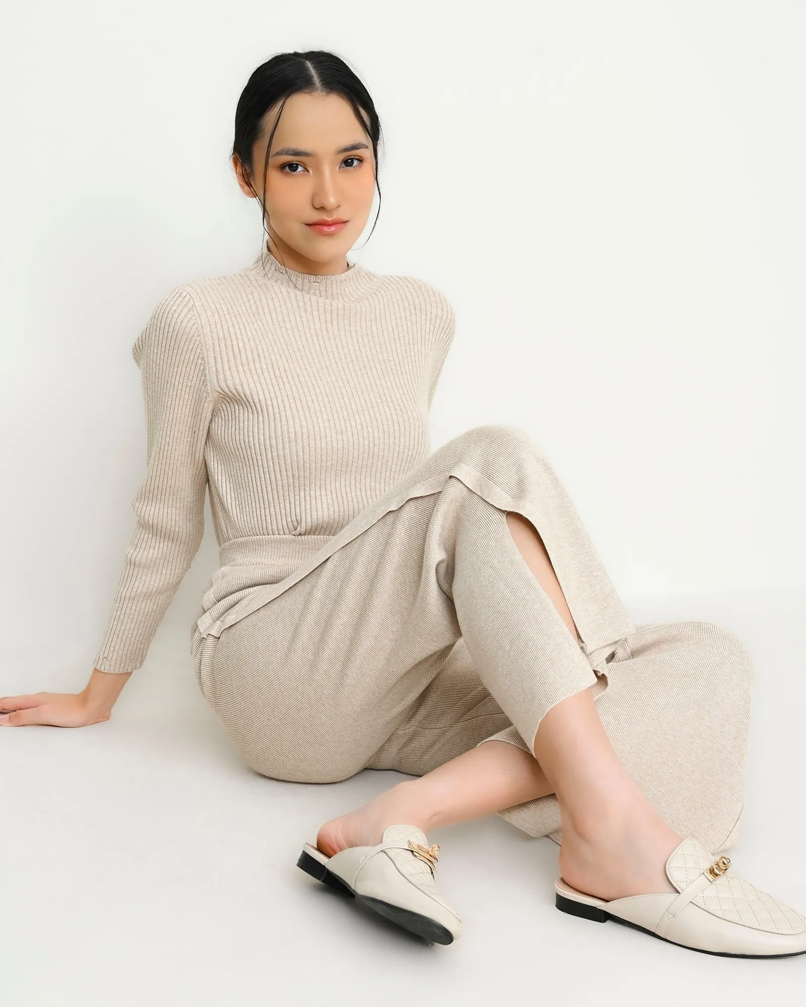 ELEKTRA KNIT PANTS sold by Geulis product image thumbnail 5