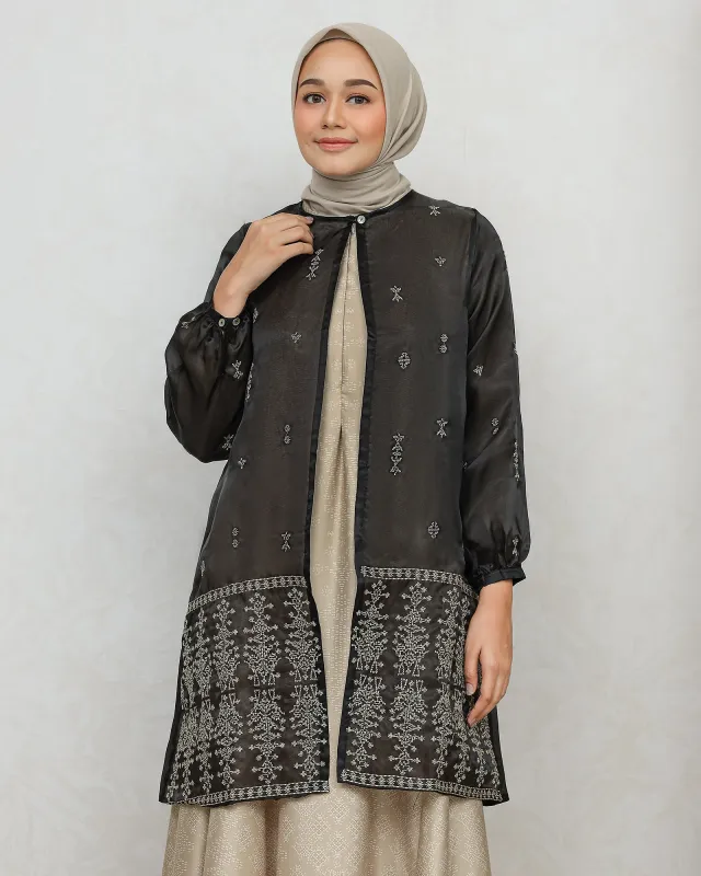 LEVAYA OUTER made by Geulis