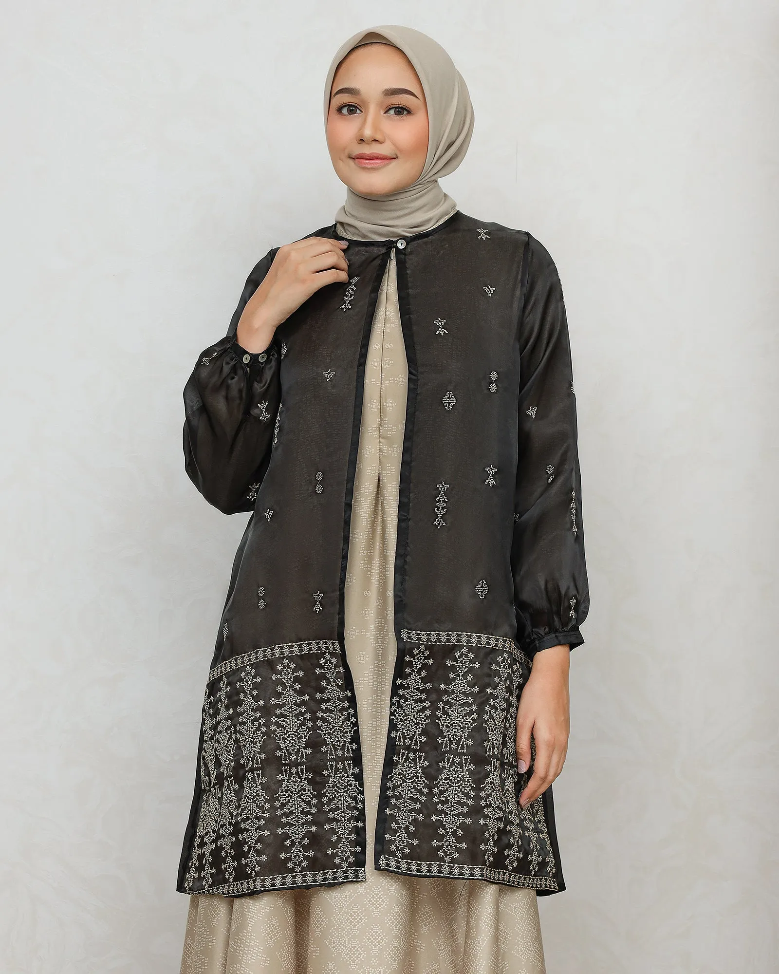 LEVAYA OUTER sold by Geulis