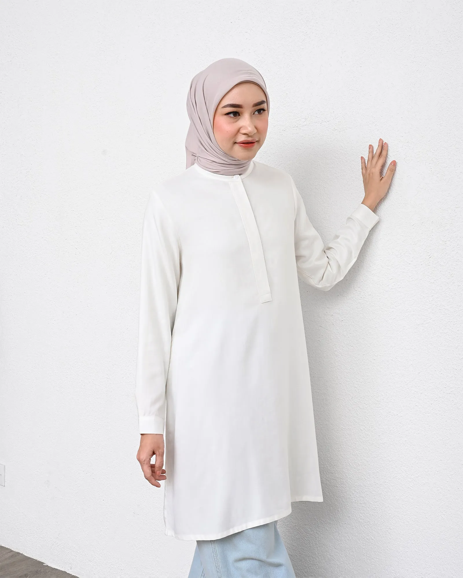 BARLIN TUNIC sold by Geulis product image thumbnail 3