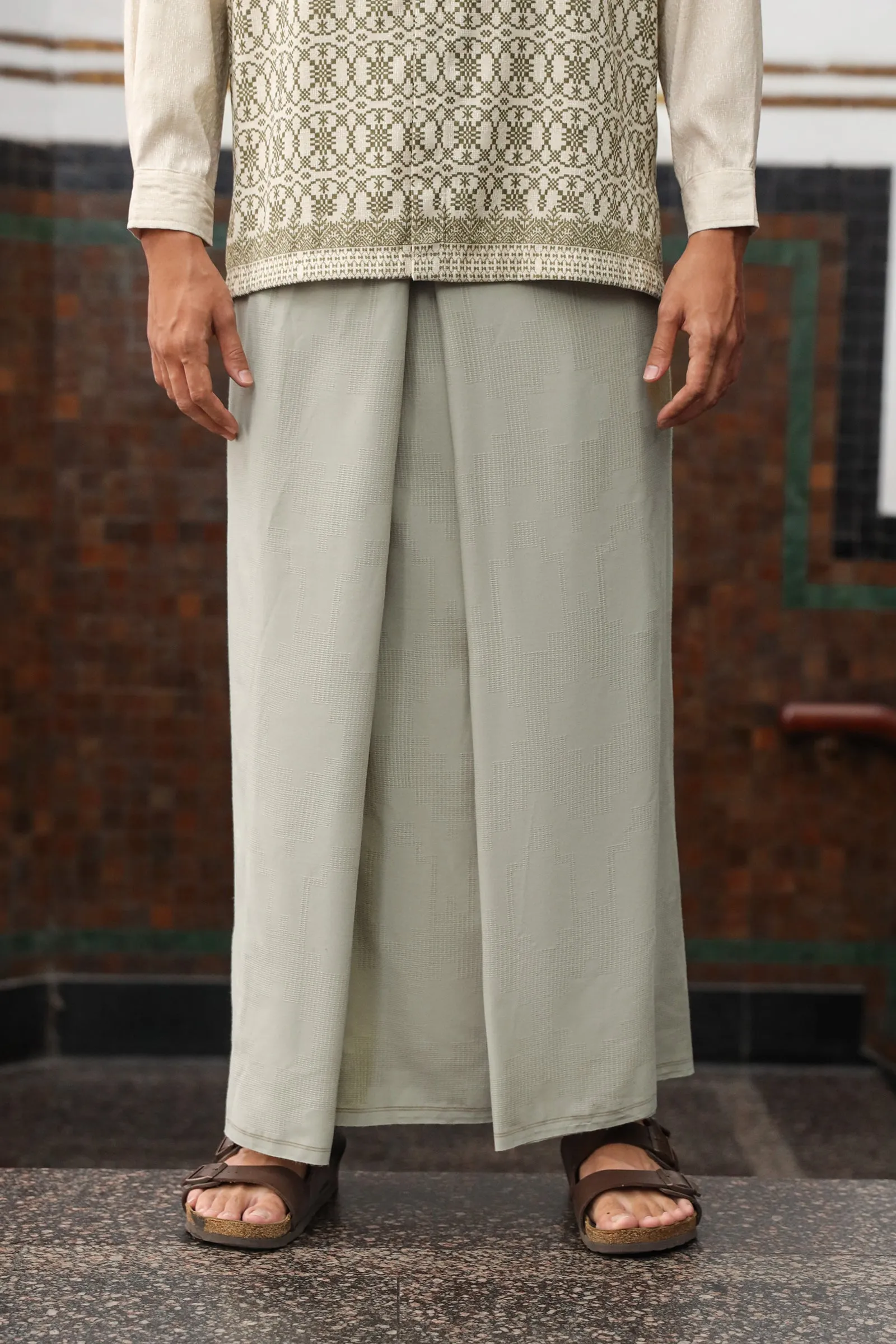 » GYRAN SARUNG (100% off) sold by Geulis product image thumbnail 3