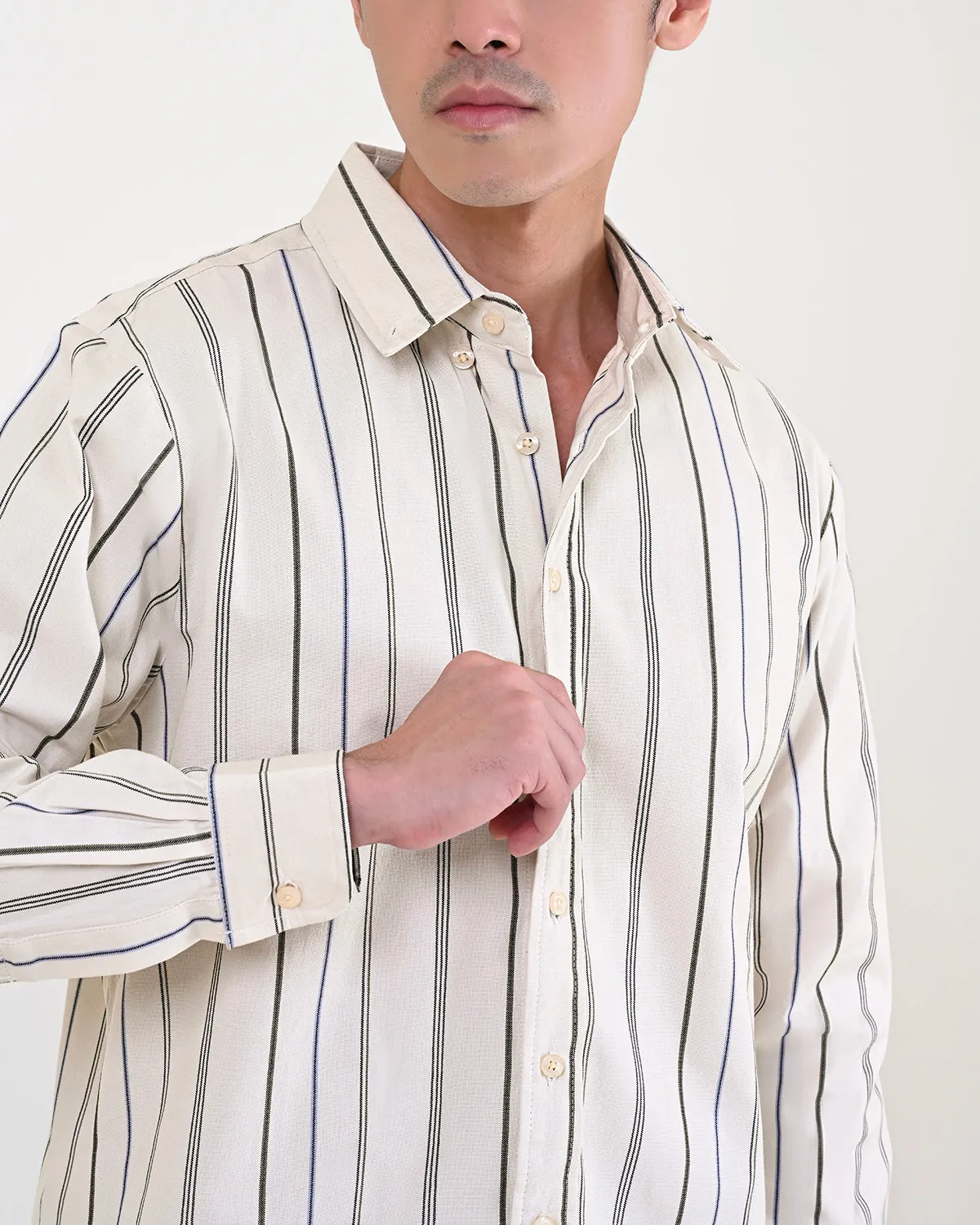 LIVRE SHIRT sold by Geulis product image thumbnail 3