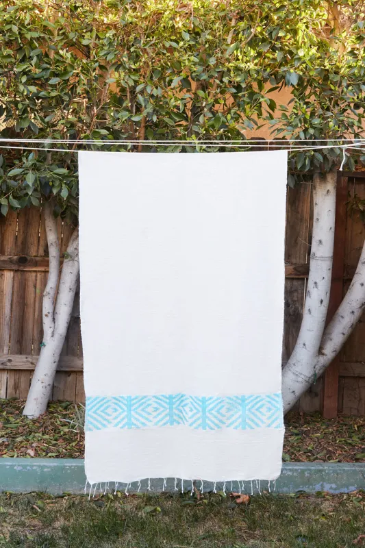Ajani Throw - Sky made by Yego