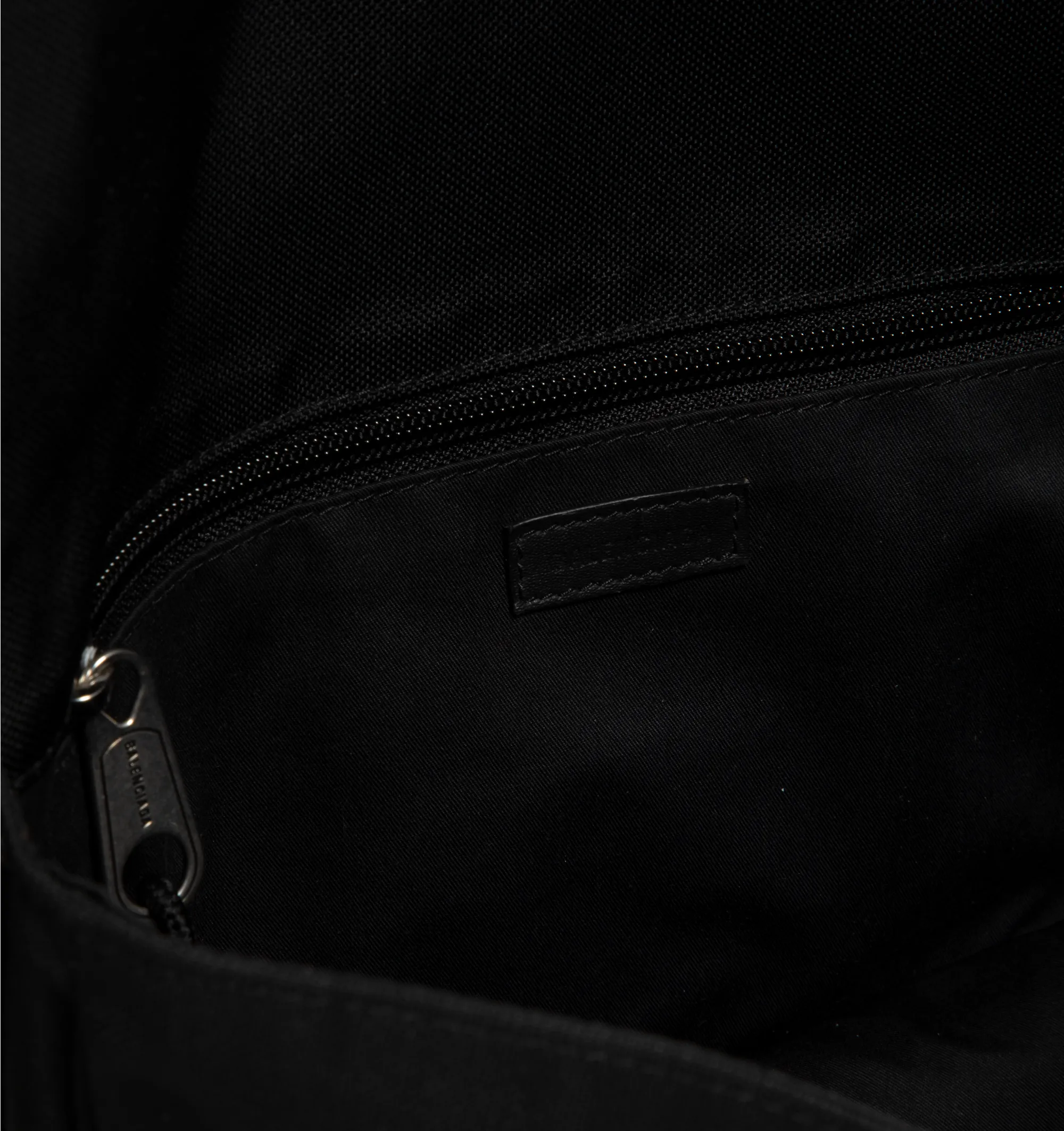 EXPLORER FLAP MESSENGER SMALL sold by Hirshleifers product image thumbnail 3