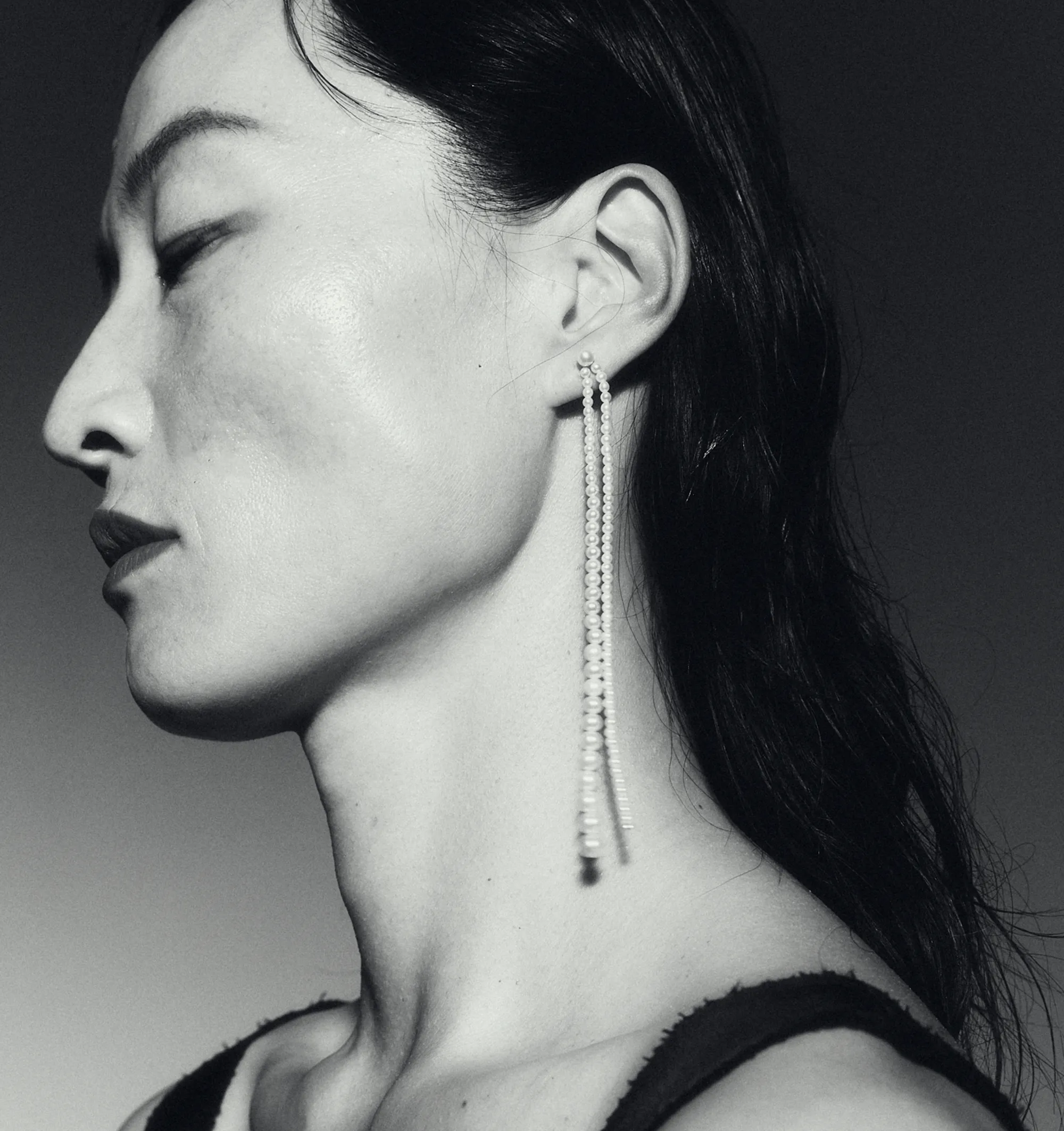 PROMENADE DE PERLES PAR EARRINGS sold by Hirshleifers product image thumbnail 2