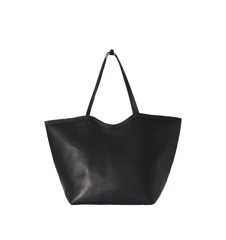 XL PARK TOTE STITCH ZIP BAG sold by Hirshleifers