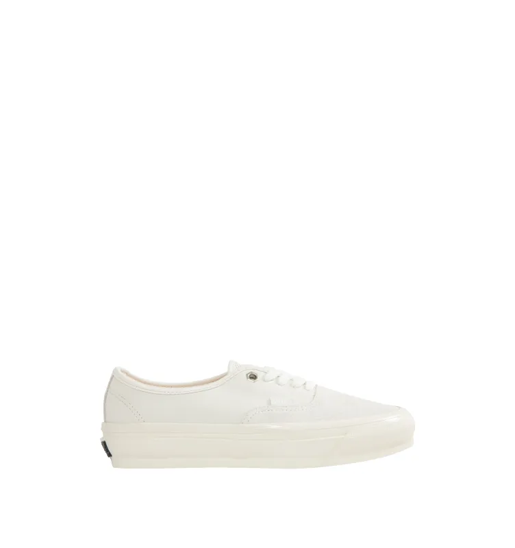 OTW AUTHENTIC 44 VIBRAM SNEAKER (MENS) made by Vans