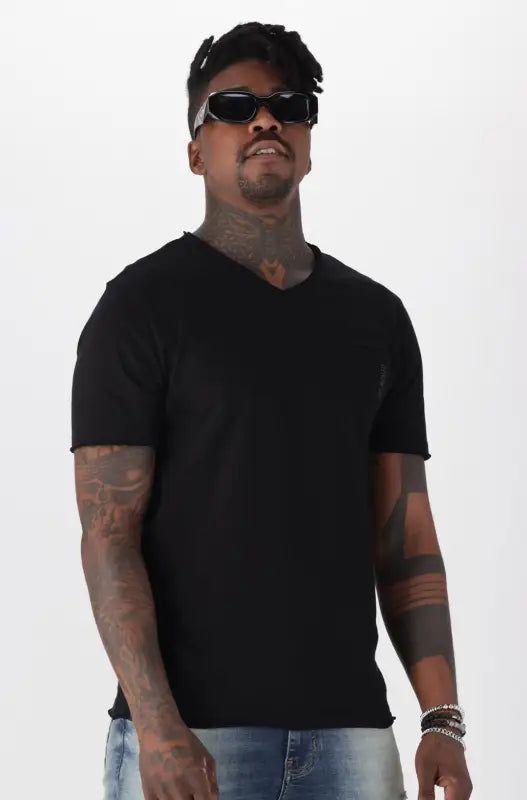 Edgeview Tee _ 143090 _ Black sold by Dunns product image thumbnail 2