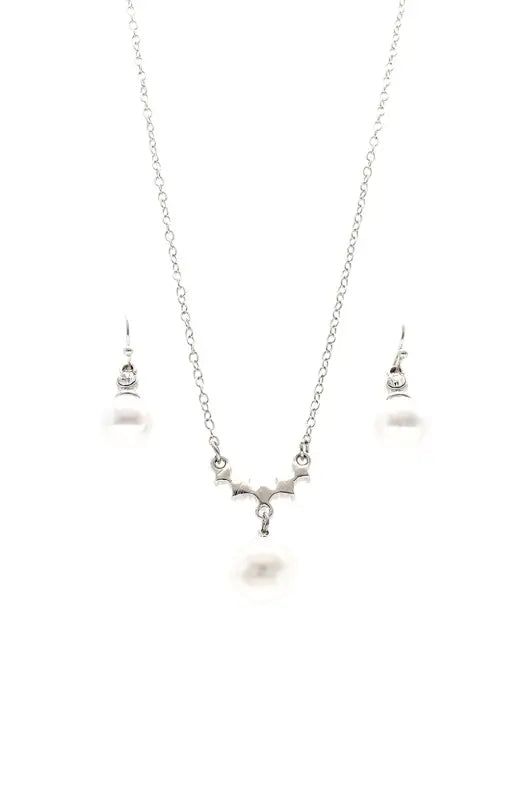 Nina Pearl Earing And Necklace Set _ 139341 _ Silver sold by Dunns