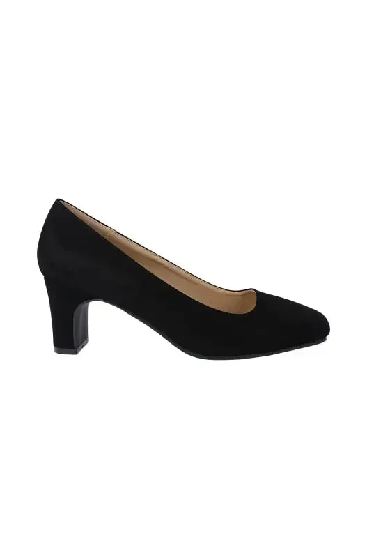 Bensington Court Shoe _ 122799 _ Black sold by Dunns