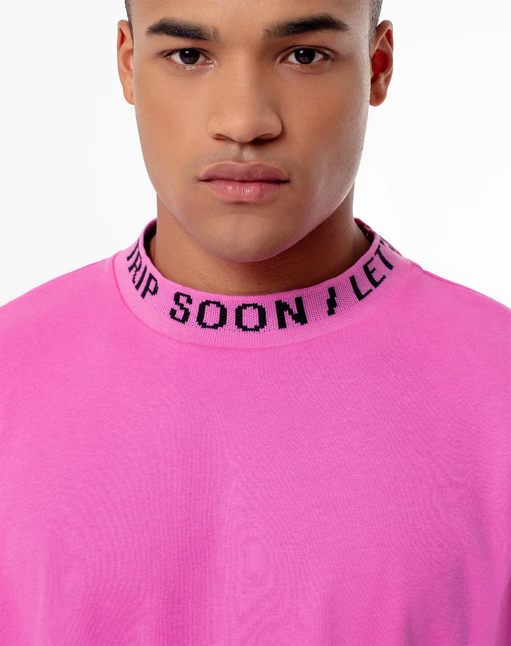 Camiseta regular fit manga corta rosada sold by Gef product image thumbnail 3