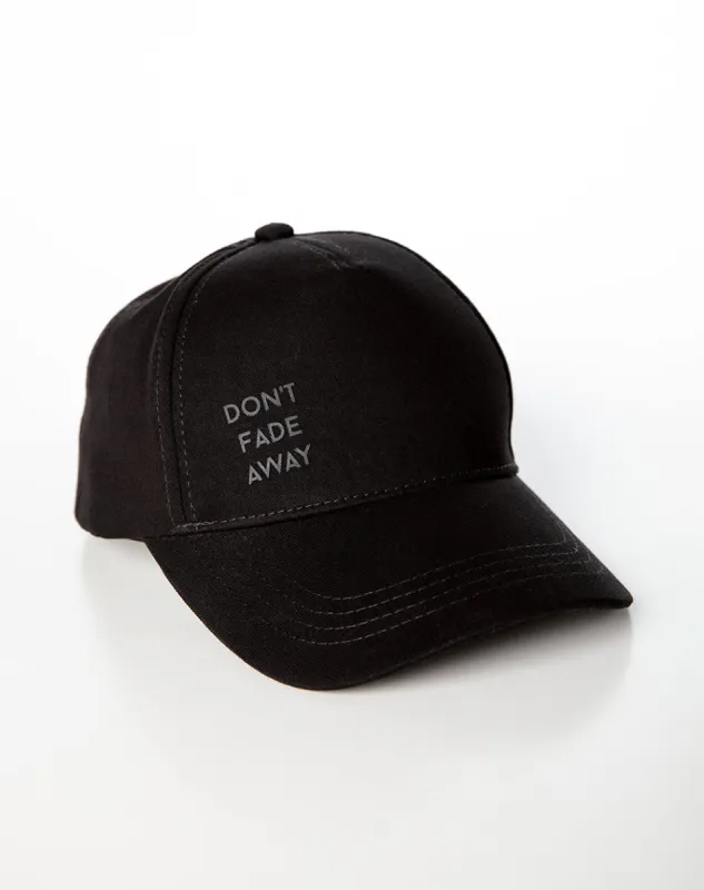 Gorra negro sold by Gef