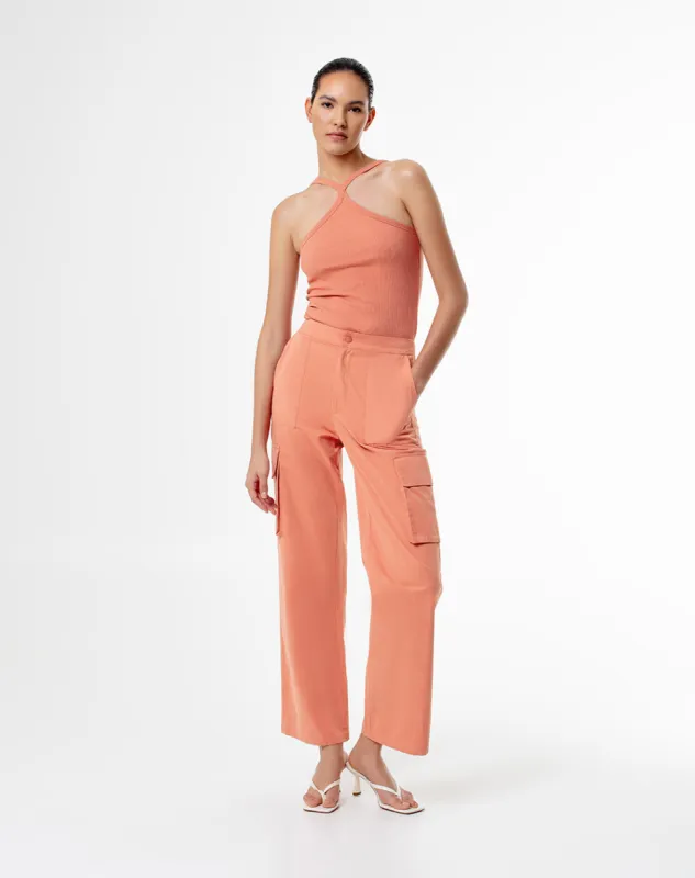 Pantalón cargo tiro medio  cobrizo para mujer sold by Gef
