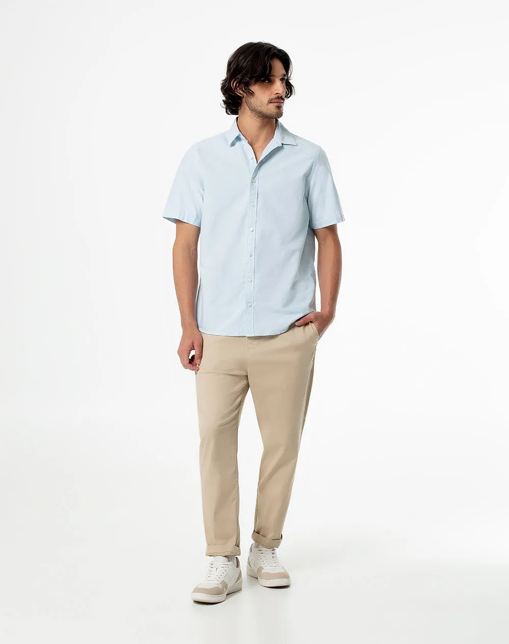 Pantalón regular fit tiro medio en drill habano sold by Gef