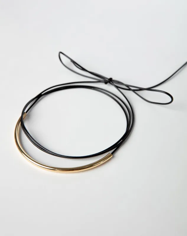 Collar dorado sold by Gef