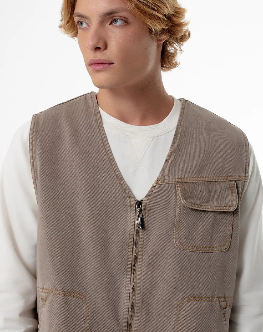 Chaleco regular fit sin capucha cafe sold by Gef product image thumbnail 3