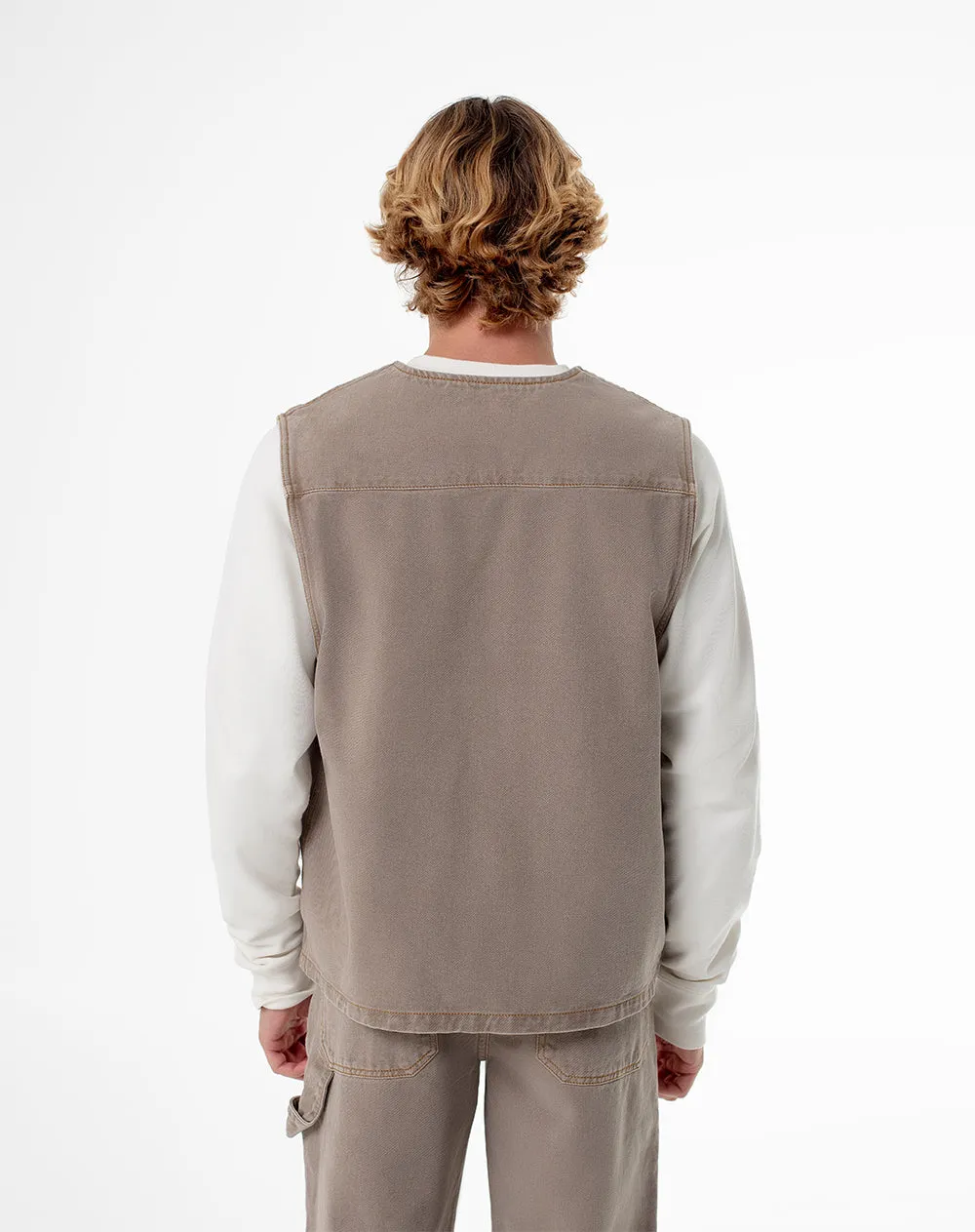 Chaleco regular fit sin capucha cafe sold by Gef product image thumbnail 2