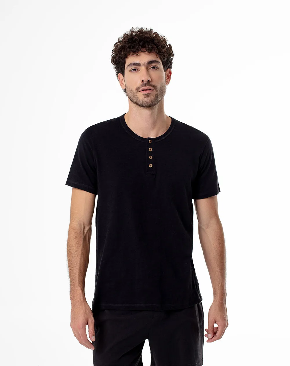 Camiseta slim fit manga corta negra sold by Gef