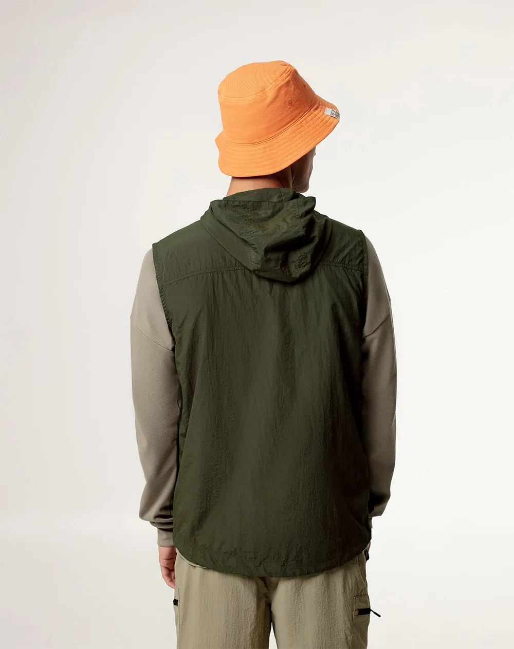 Chaleco regular fit con capucha verde militar sold by Gef product image thumbnail 2