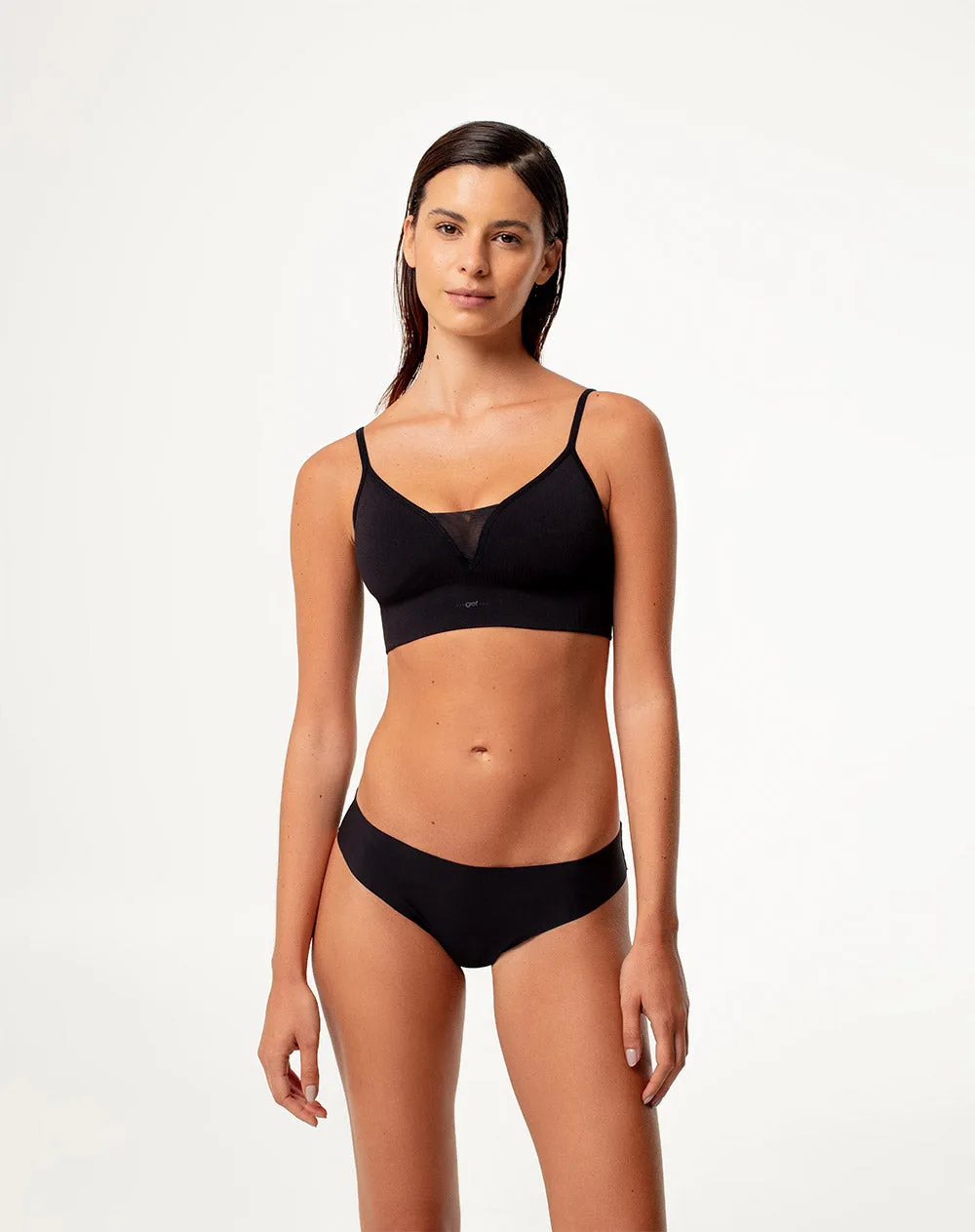 Panty brasilero en punto tiro medio negro sold by Gef