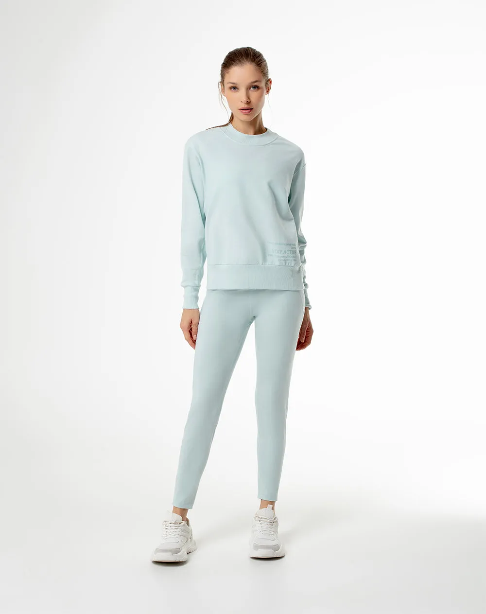 Buzo algodón sostenible holgado azul claro para mujer sold by Gef product image thumbnail 4