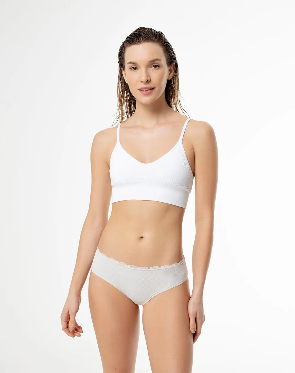 Panty cachetero x3unds con encaje surtido sold by Gef product image thumbnail 4