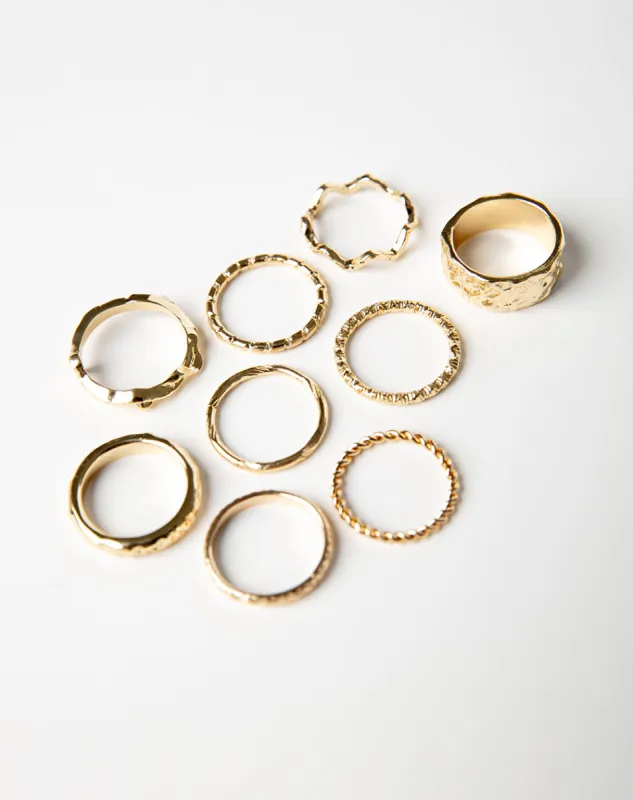 Set de anillos dorados sold by Gef