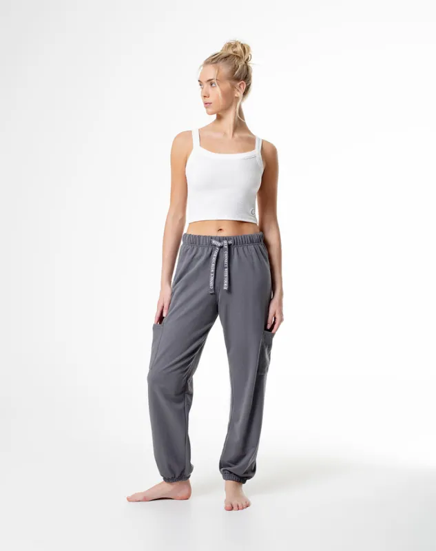Pantalón relaxed fit tiro medio gris sold by Gef