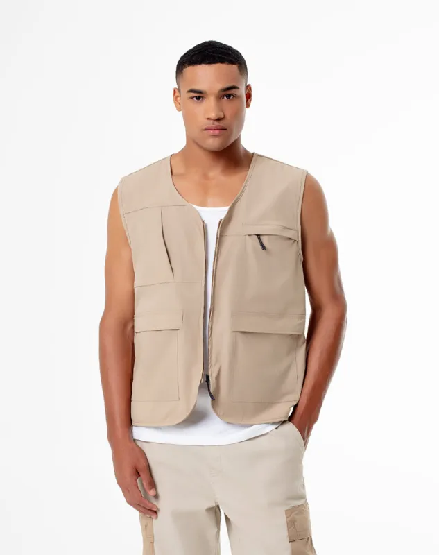 Chaleco regular fit sin capucha habano sold by Gef