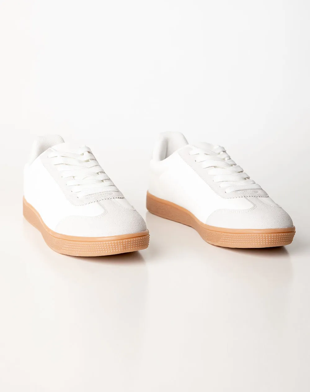 Tenis casuales blancos mujer sold by Gef