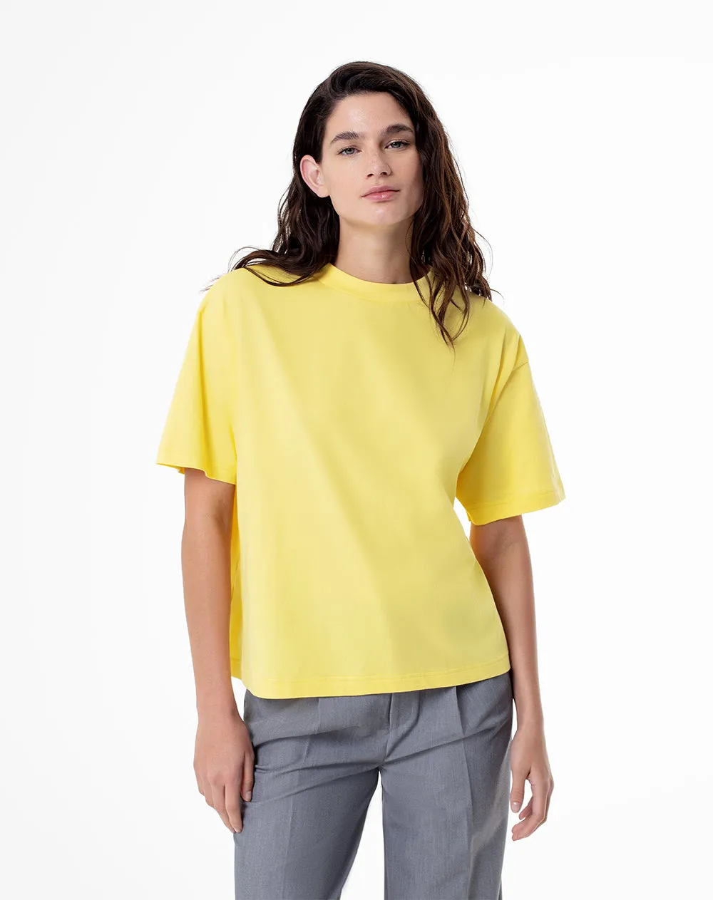 Camiseta relaxed fit manga corta amarilla sold by Gef