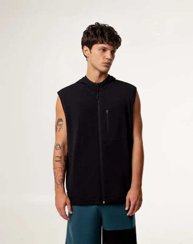 Chaleco regular fit con capucha negro sold by Gef