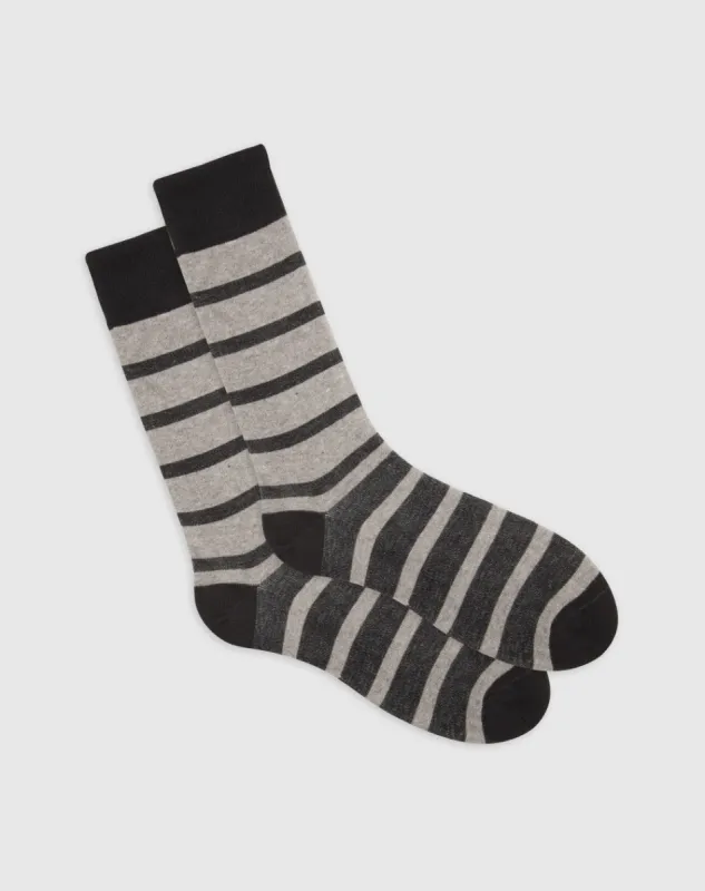 Medias largas negras sold by Gef