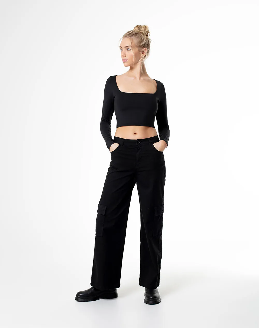 Camibuzo crop slim negro mujer sold by Gef product image thumbnail 4