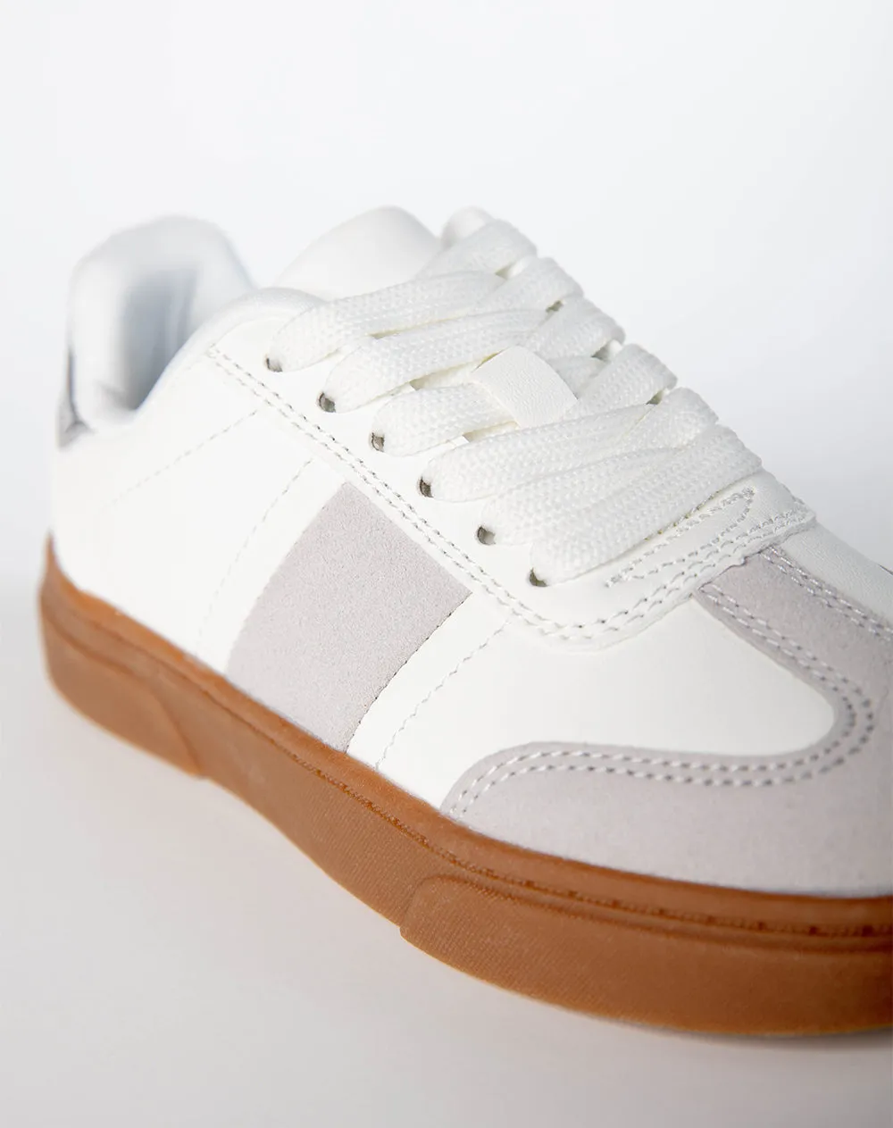 Tenis casuales blancos niña sold by Gef product image thumbnail 3