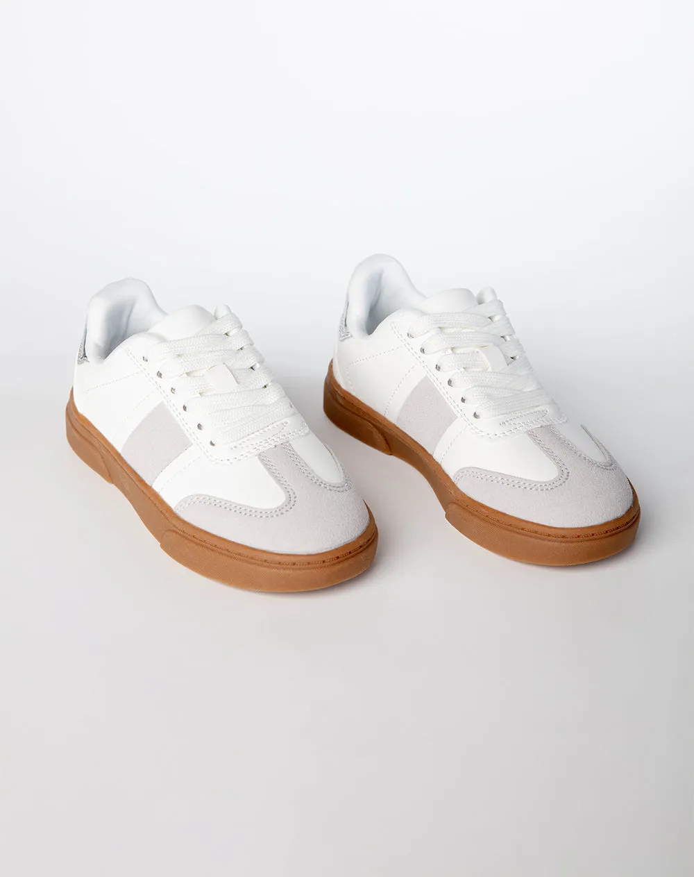 Tenis casuales blancos niña sold by Gef