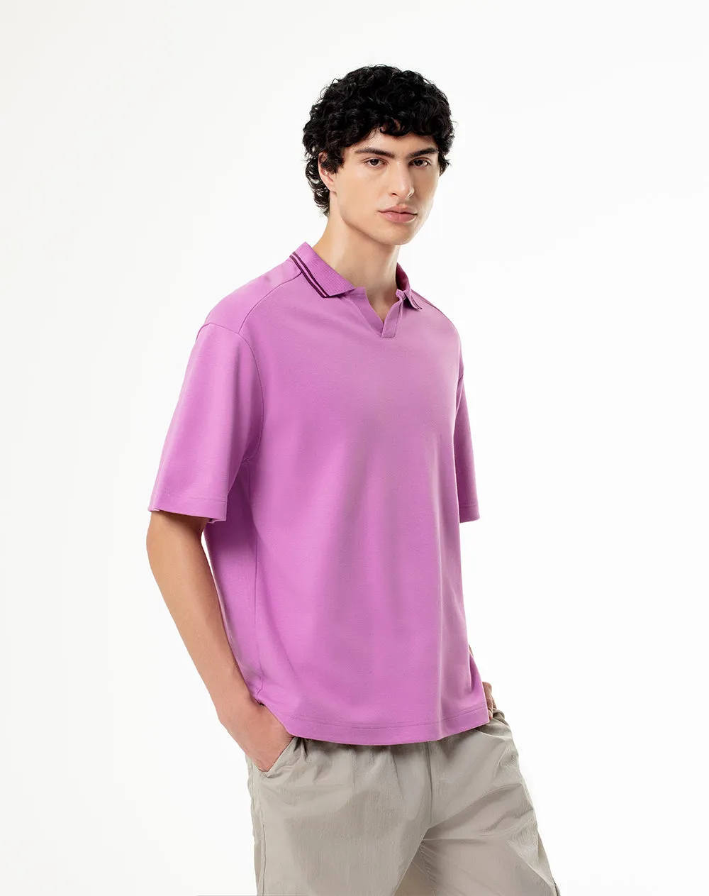 Polo regular fit morada sold by Gef