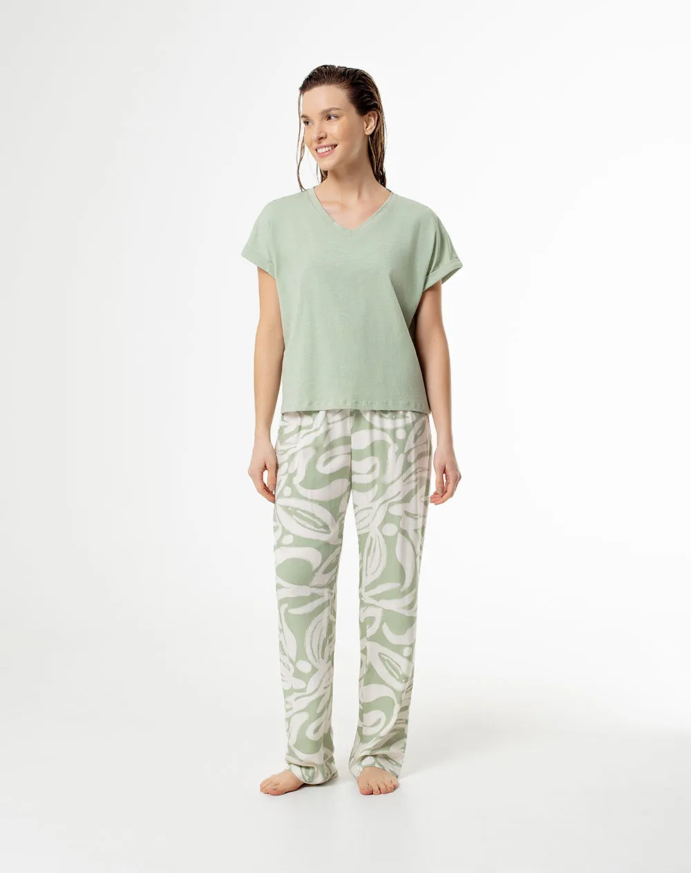 Camiseta regular fit manga corta verde sold by Gef product image thumbnail 4