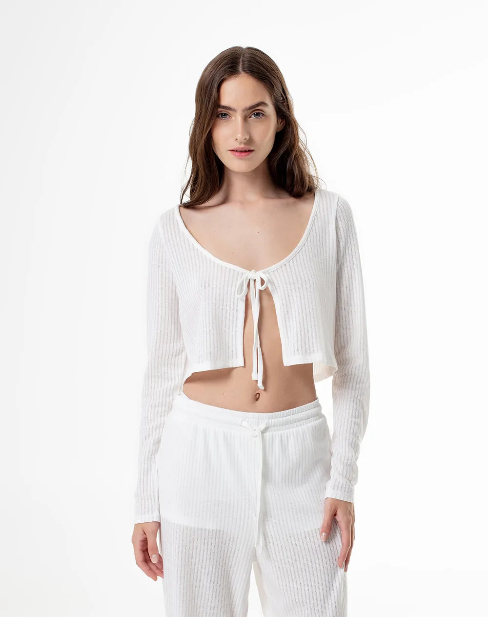 Buzo relaxed fit blanco sold by Gef