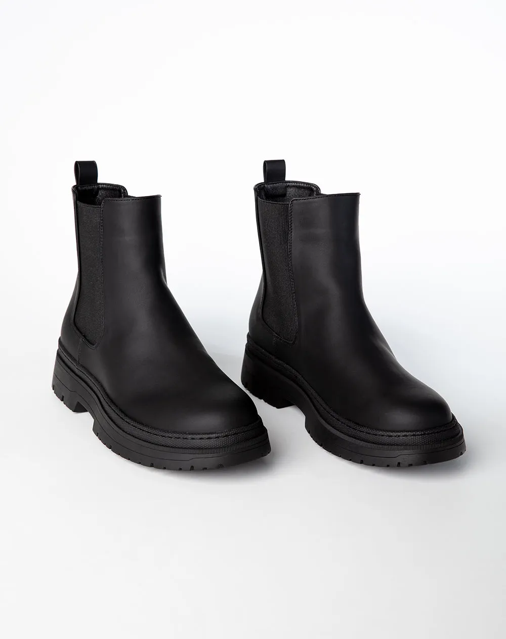 Botas caña baja negras sold by Gef