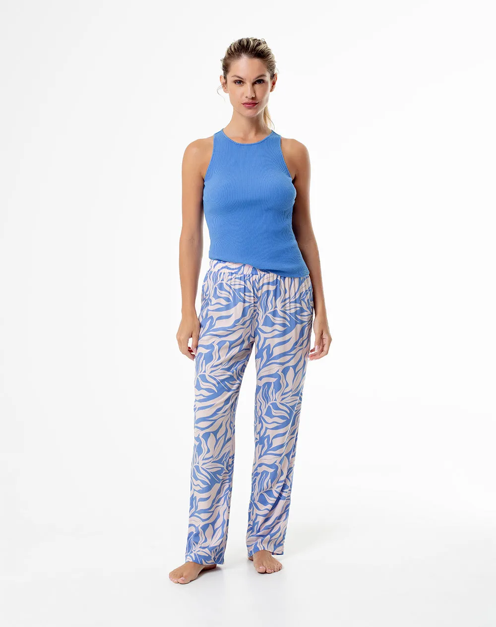 Pantalón regular fit tiro medio azul estampado sold by Gef