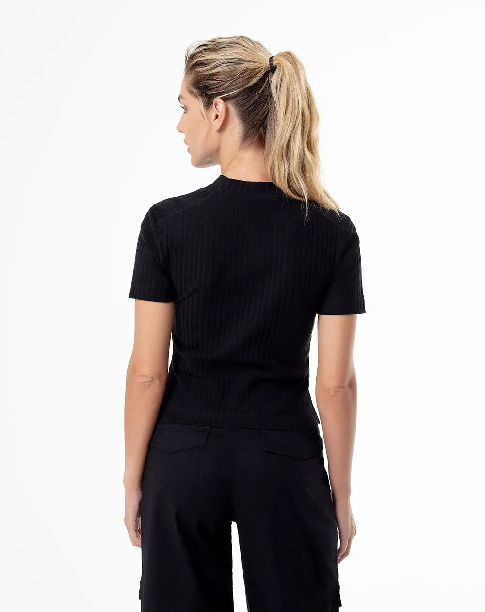 Camiseta crop slim algodón negra mujer sold by Gef product image thumbnail 2
