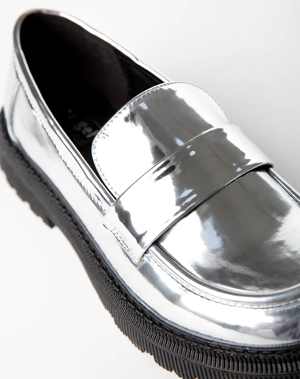 Mocasines plateados sold by Gef product image thumbnail 3