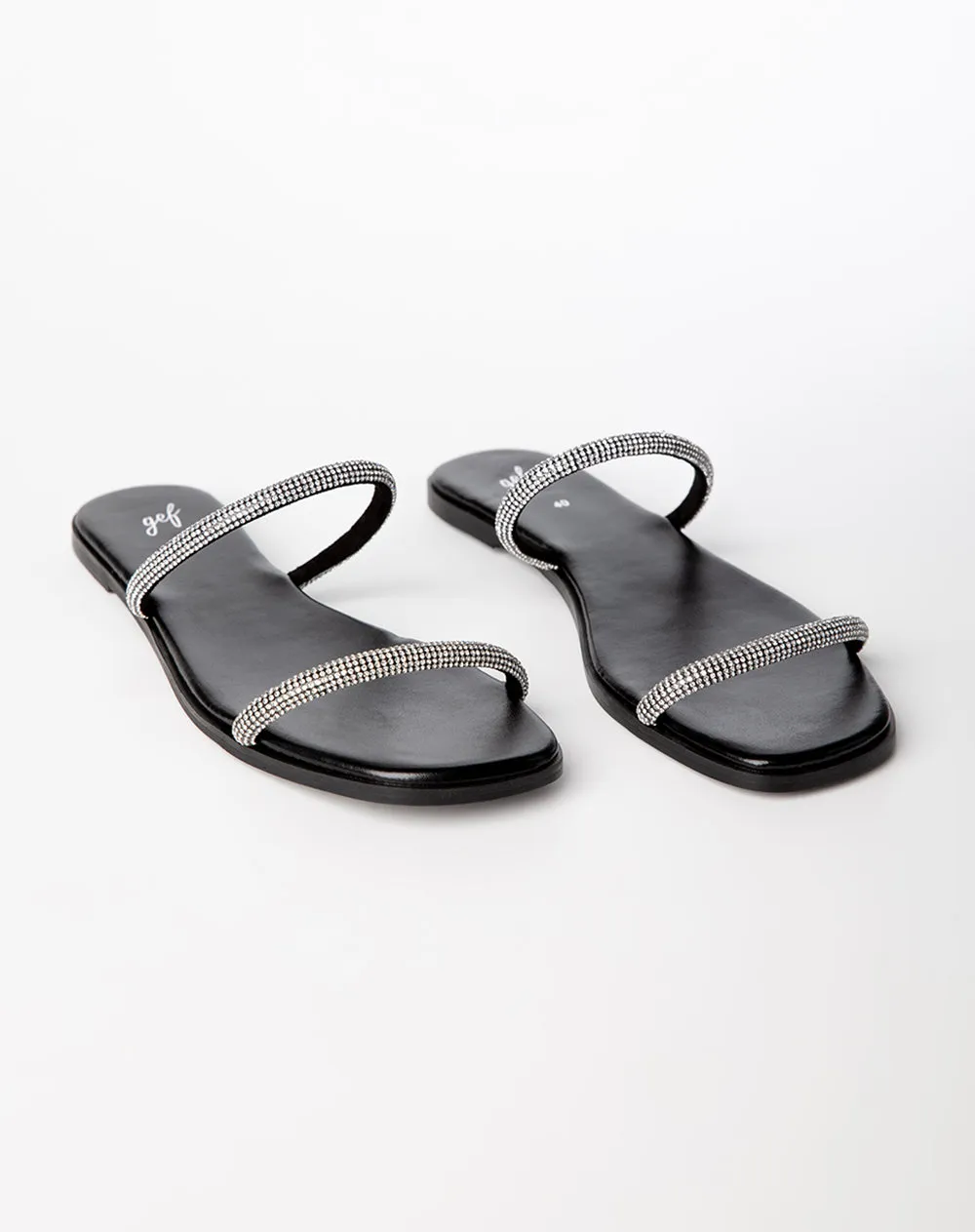 Sandalias negras sold by Gef