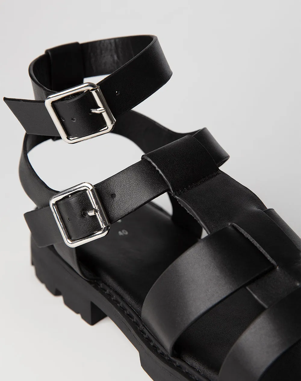 Sandalias negras sold by Gef product image thumbnail 3