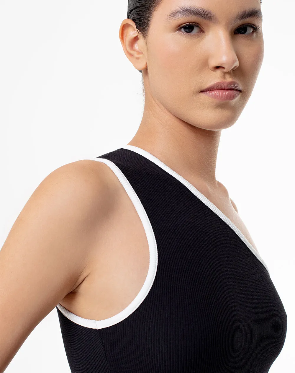 Camiseta de un solo hombro slim negra mujer sold by Gef product image thumbnail 3